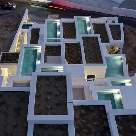 Cubic Mykonos Seafront Design Hotel *