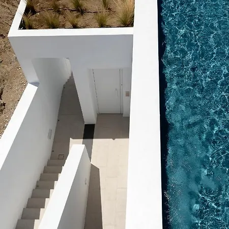 Cubic Mykonos Seafront Design ホテル オルノス
