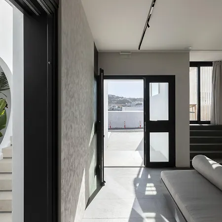 Cubic Mykonos Seafront Design أورنوس