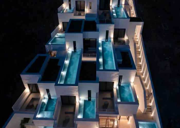 Cubic Mykonos Seafront Design أورنوس
