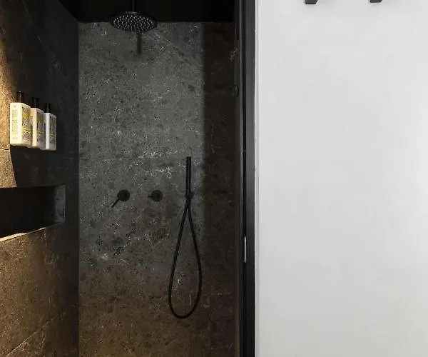 Cubic Mykonos Seafront Design فندق