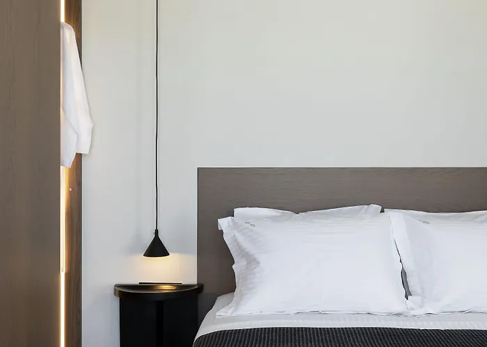 Cubic Mykonos Seafront Design * أورنوس