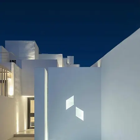 Cubic Mykonos Seafront Design Szálloda Ornósz