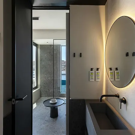 Cubic Mykonos Seafront Design מלון *