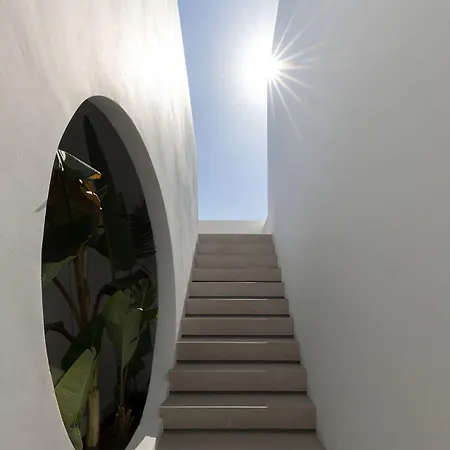 Cubic Mykonos Seafront Design 4* 奥诺斯